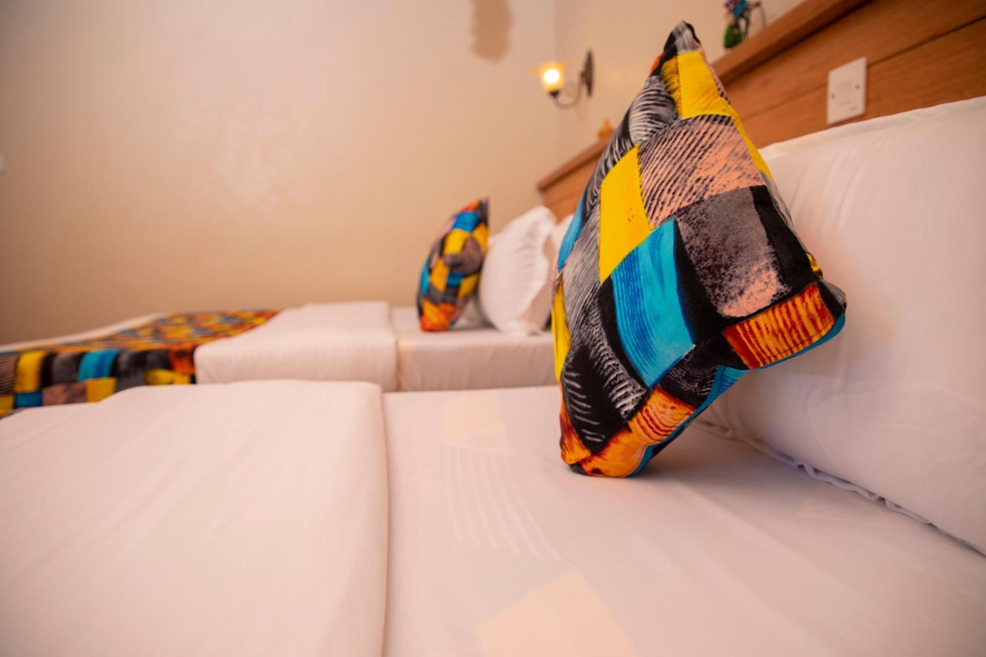 Kaswa Lodge Fort Portal Bagian luar foto