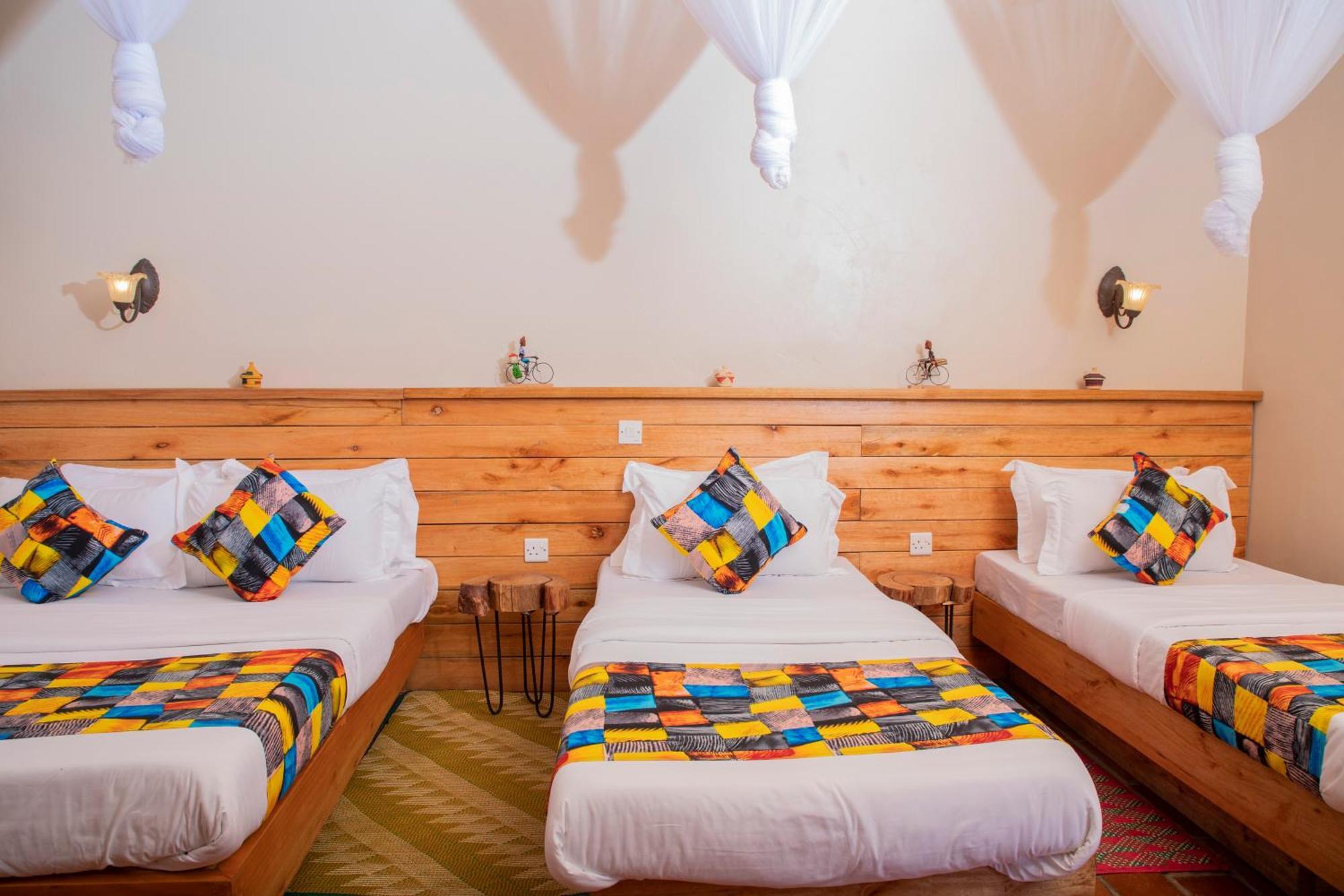 Kaswa Lodge Fort Portal Bagian luar foto