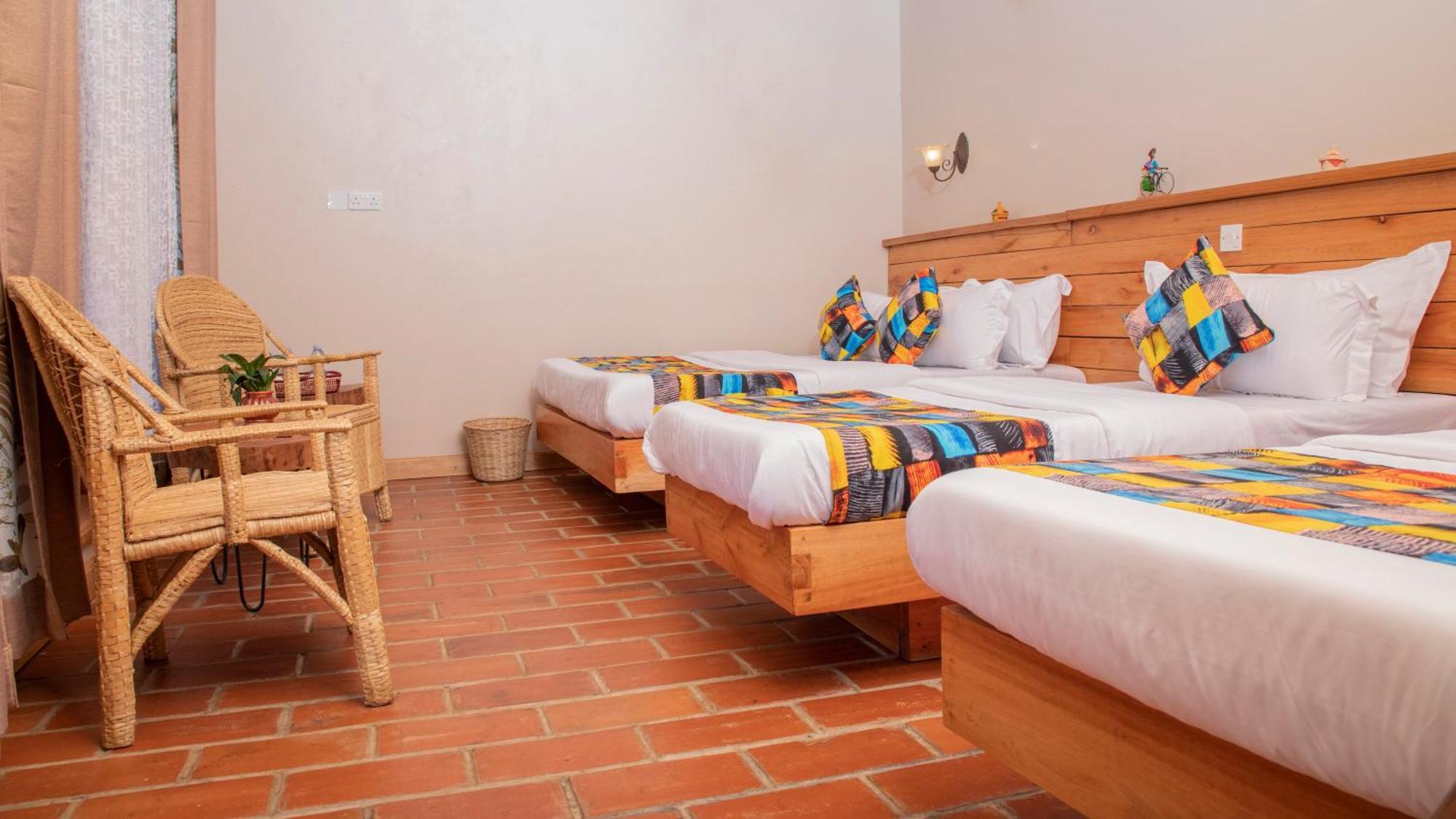 Kaswa Lodge Fort Portal Bagian luar foto